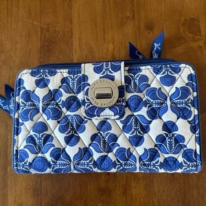 Vera Bradley kiss lock wallet